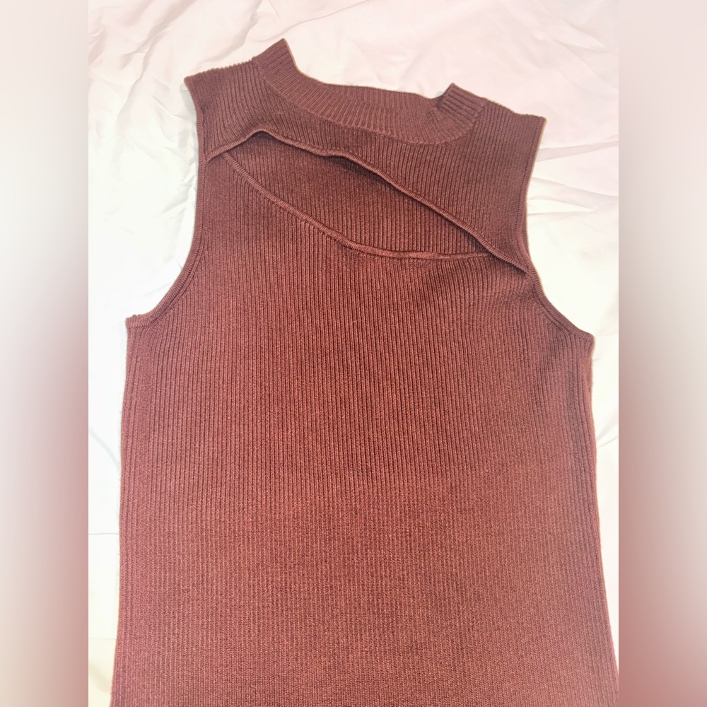 Pink Rose Ribbed Sleeveless Top in Mauve Pink